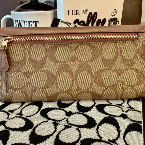 Coach Slim Envelope Wallet - Picture 2 of 6